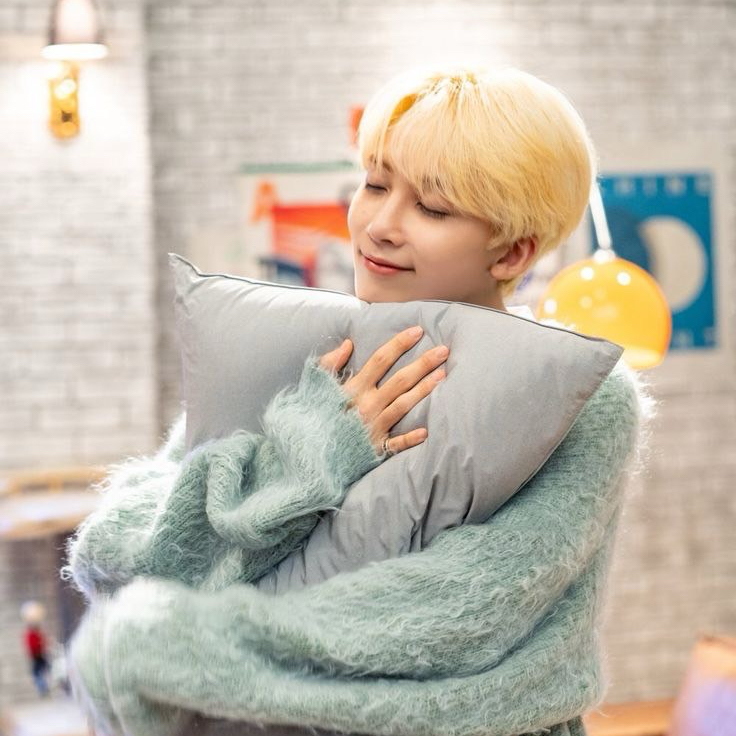 Latest photo of Jeonghan (SEVENTEEN)