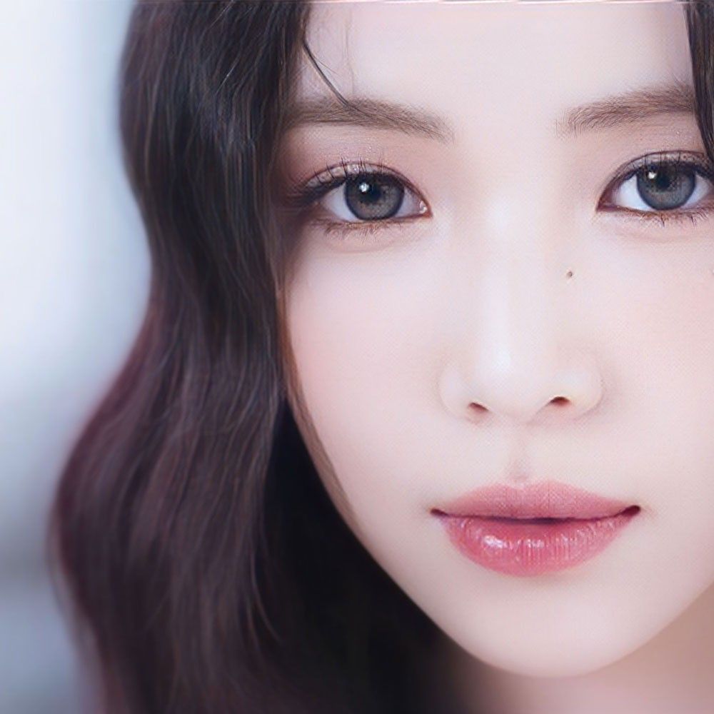 Latest photo of Maya (NiziU)