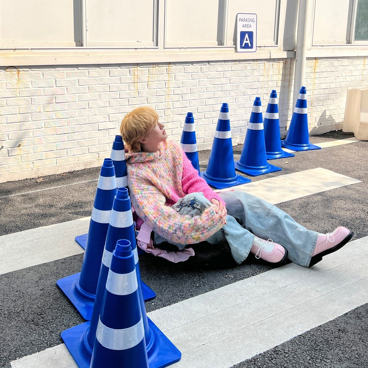 A moment captured by Onew (SHINee)'s fan
