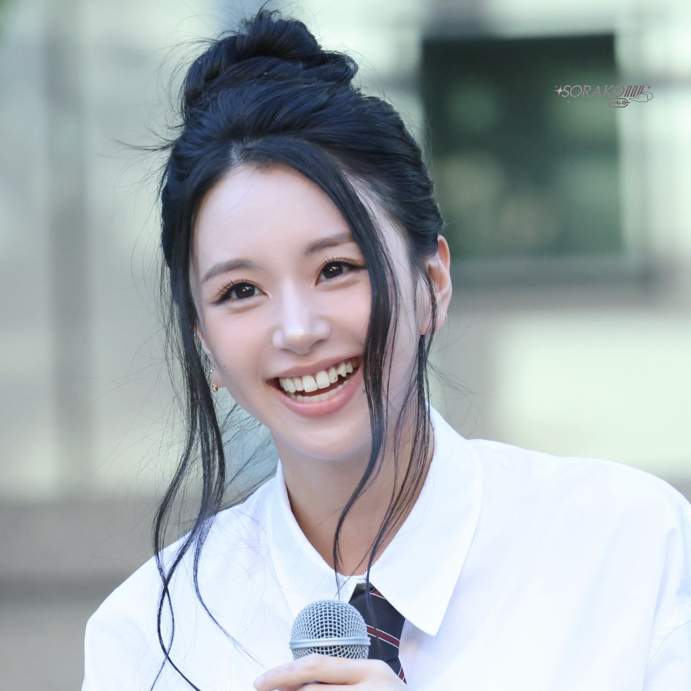 Recent activity shot of Chaeyoung (TWICE)