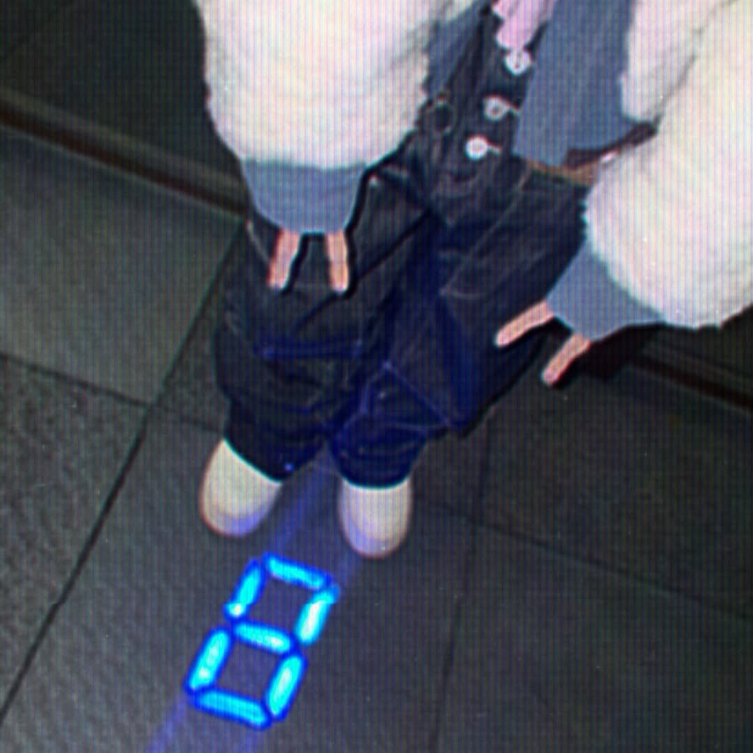 Behind-the-scenes cut of The 8 (SEVENTEEN)