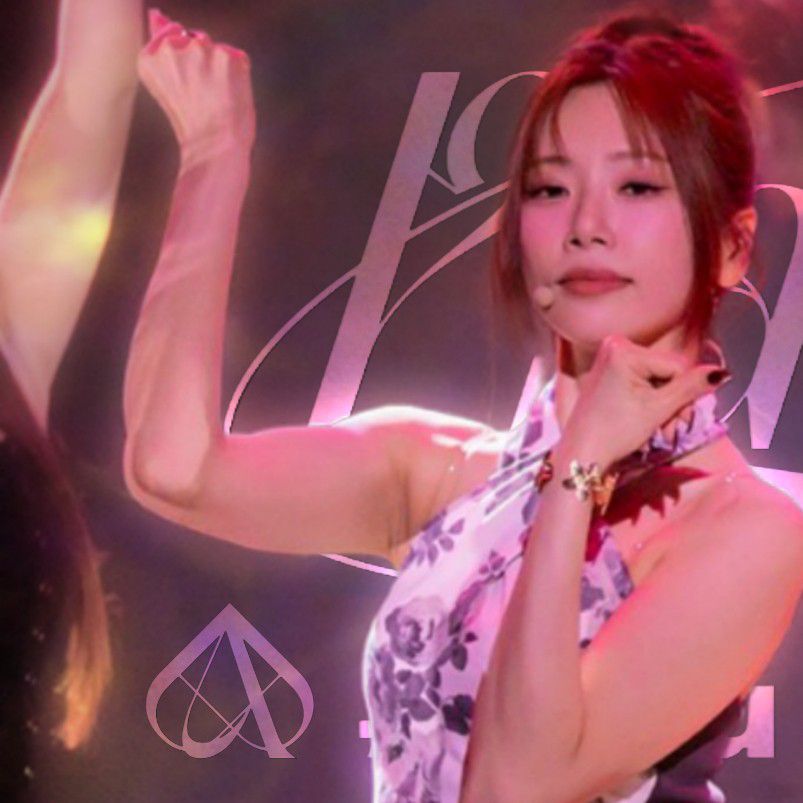 A moment captured by DREAMCATCHER's fan
