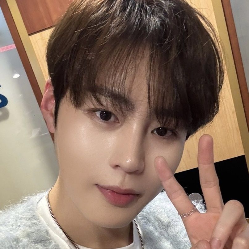Latest photo of Ha Sungwoon