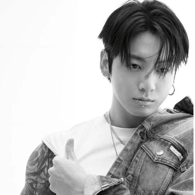 Foto aktivitas terbaru Jungkook (BTS)