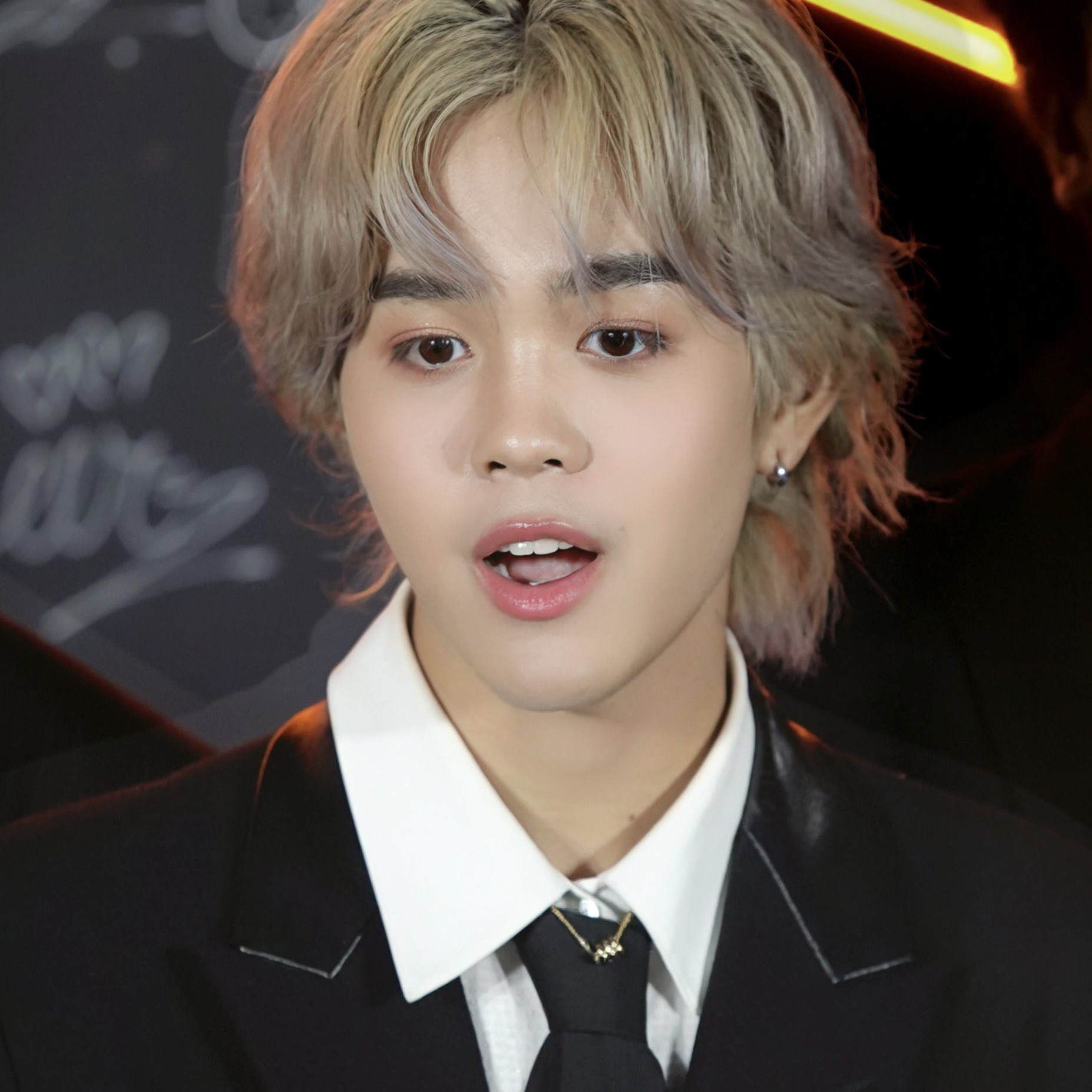 Behind-the-scenes cut of THI-O (NexT1DE)