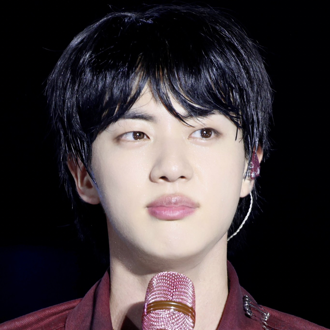 Behind-the-scenes cut of Jin (BTS)