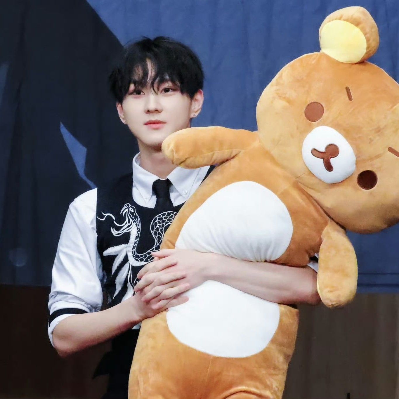 Latest photo of Jungwon (ENHYPEN)