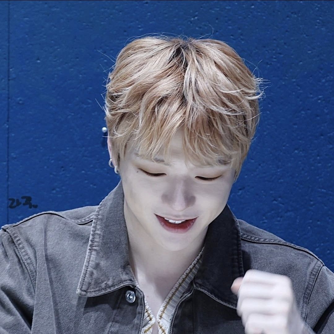 Behind-the-scenes cut of Kang Daniel