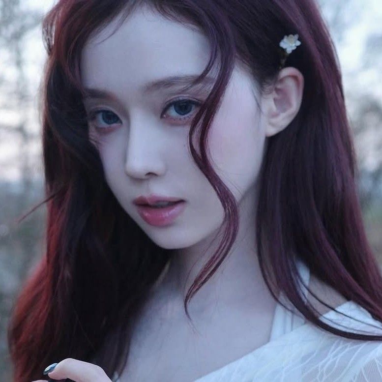 Latest photo of Winter (aespa)