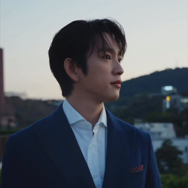 Momen yang diabadikan oleh penggemar Jinyoung (GOT7)