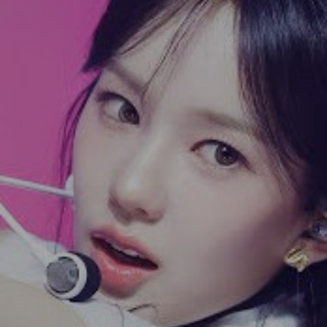 Behind-the-scenes cut of izna