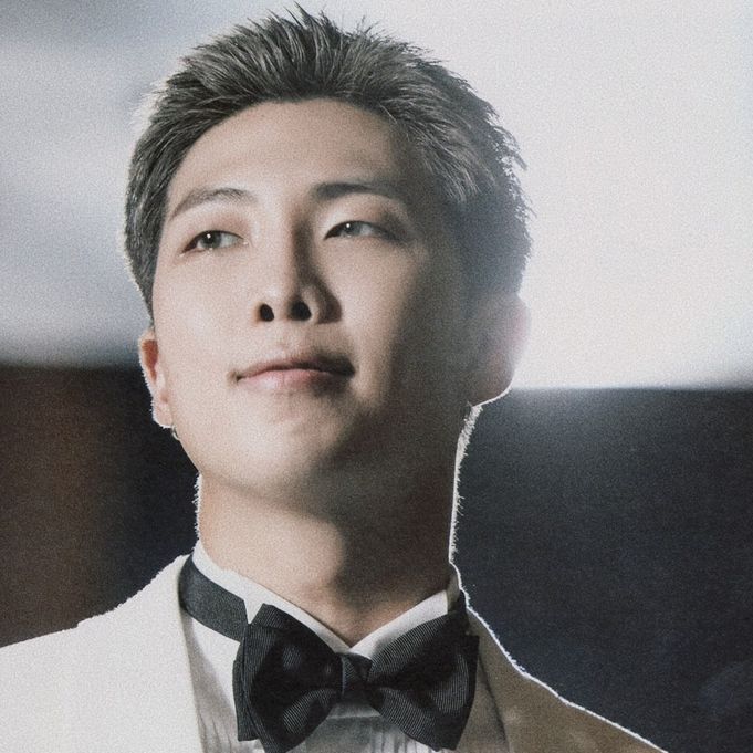 RM (防弹少年团)的最新照片