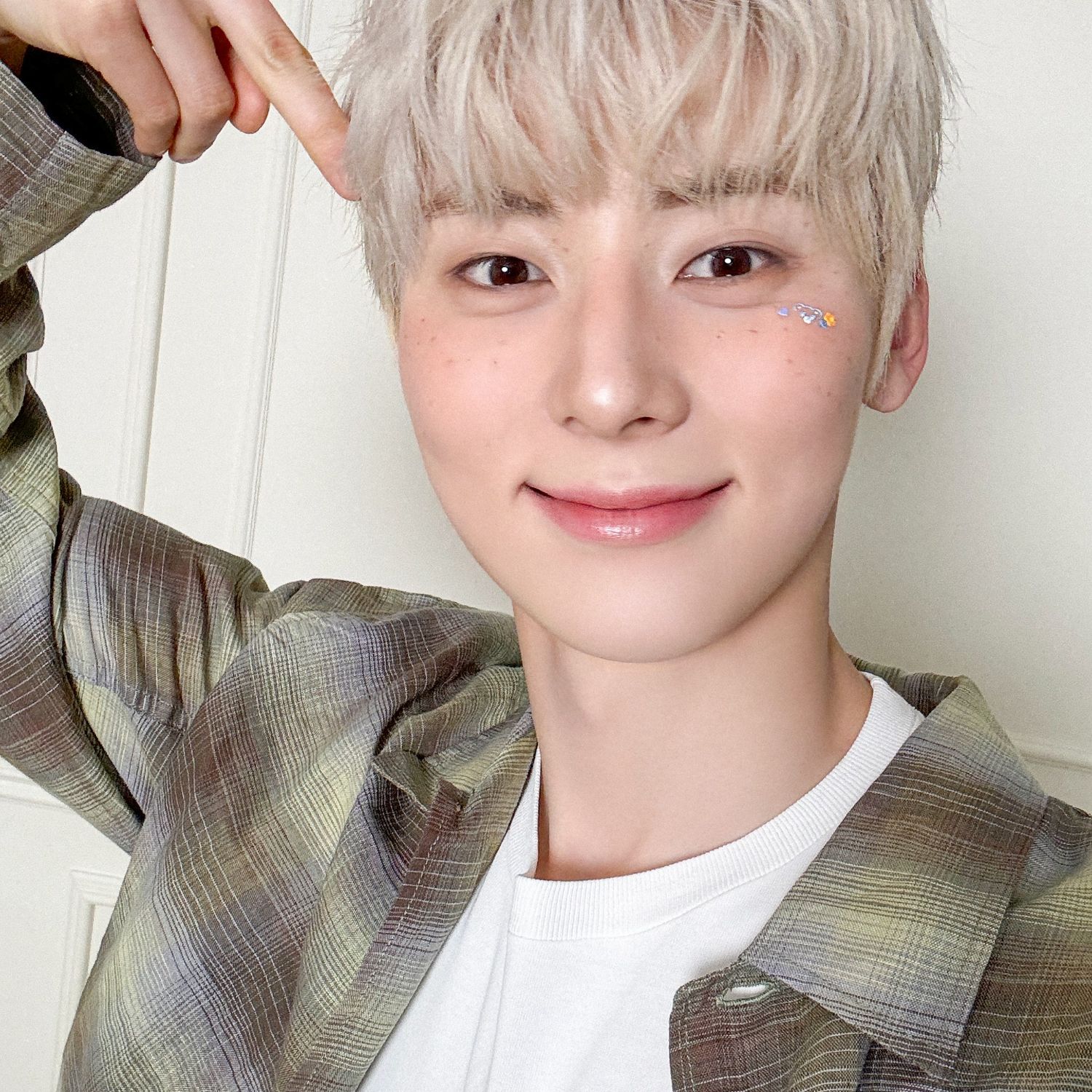 A moment captured by Hwang Minhyun's fan