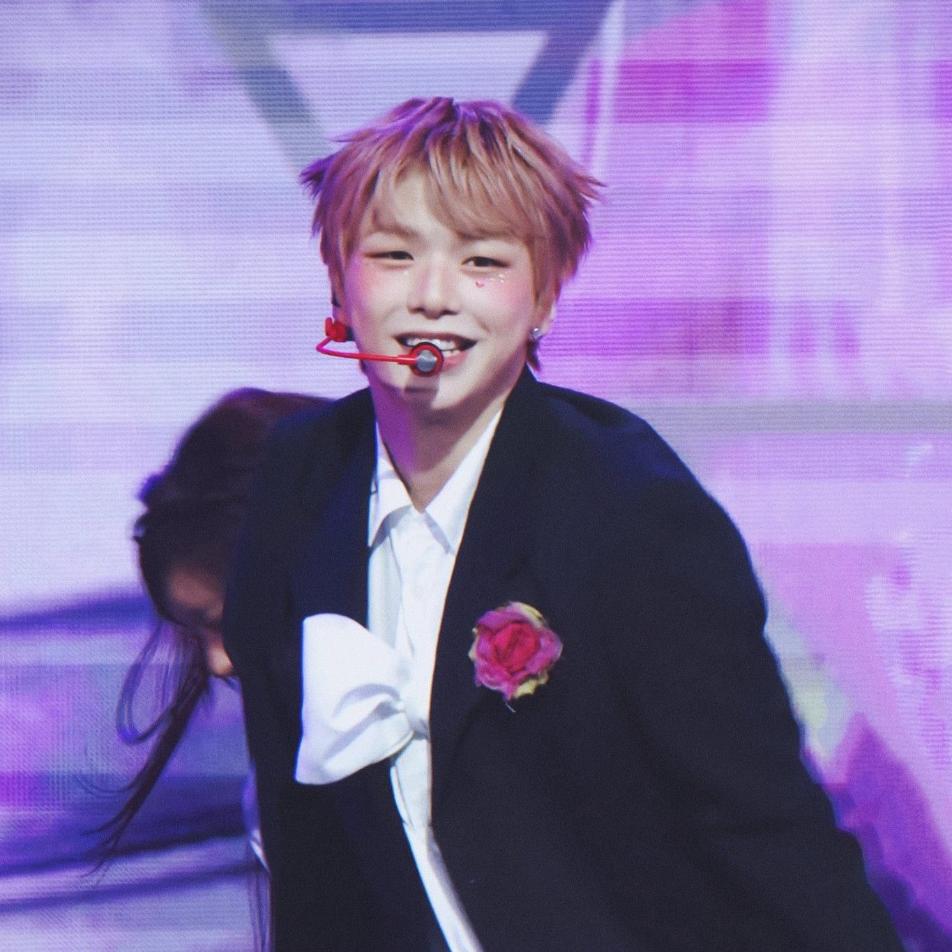 Behind-the-scenes cut of Kang Daniel