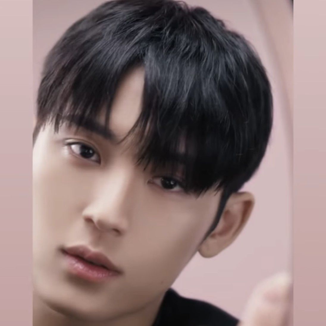 A moment captured by Mingyu (SEVENTEEN)'s fan