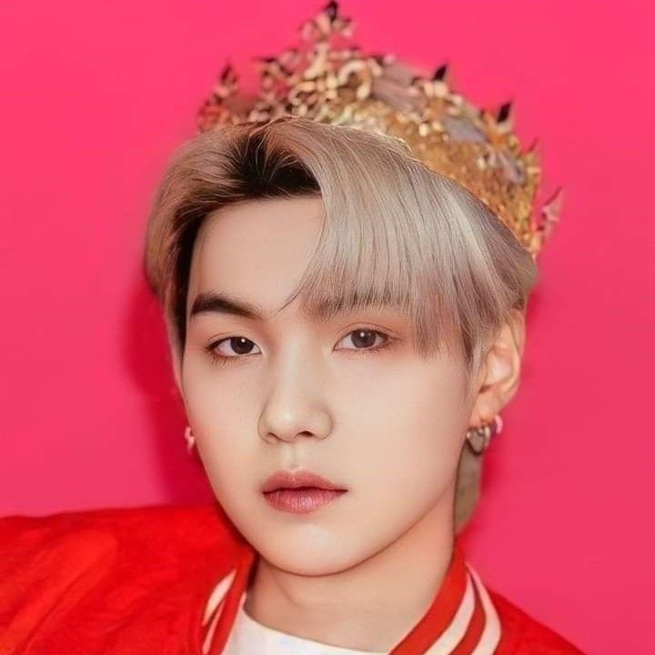 Foto aktivitas terbaru SUGA (BTS)