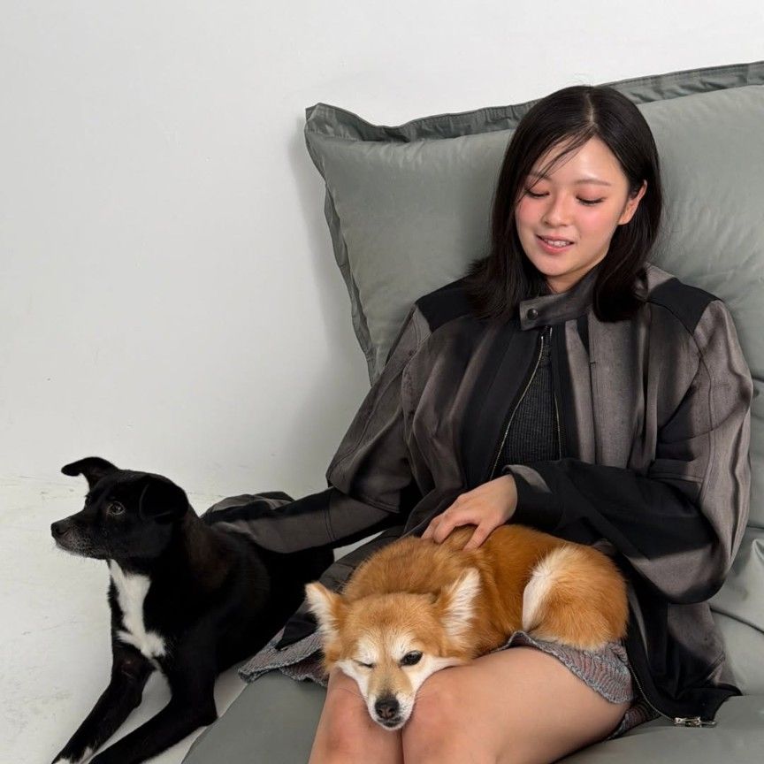 Latest photo of Jeongyeon (TWICE)