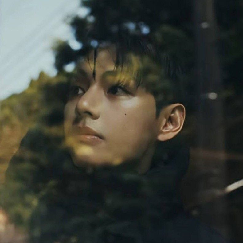 뷔 (방탄소년단) 최근 활동샷