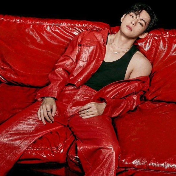 A moment captured by V (BTS)'s fan