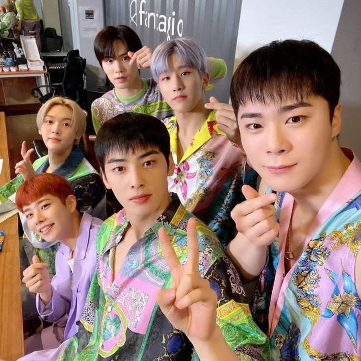 아스트로 최근 활동샷