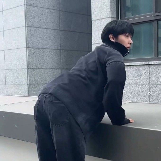 A moment captured by BOYNEXTDOOR's fan