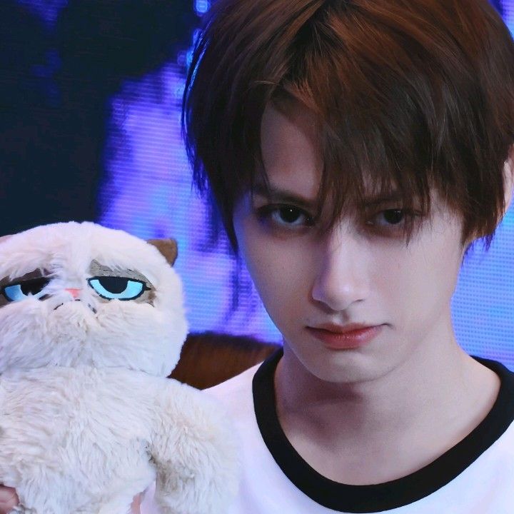 Recent activity shot of Jun (SEVENTEEN)