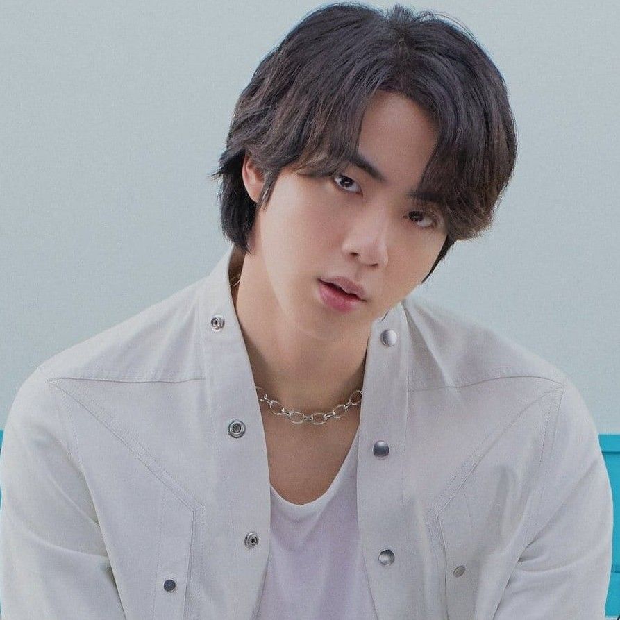 Behind-the-scenes cut of Jin (BTS)