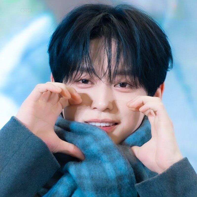 Recent activity shot of Kim Jiwoong (ZEROBASEONE)