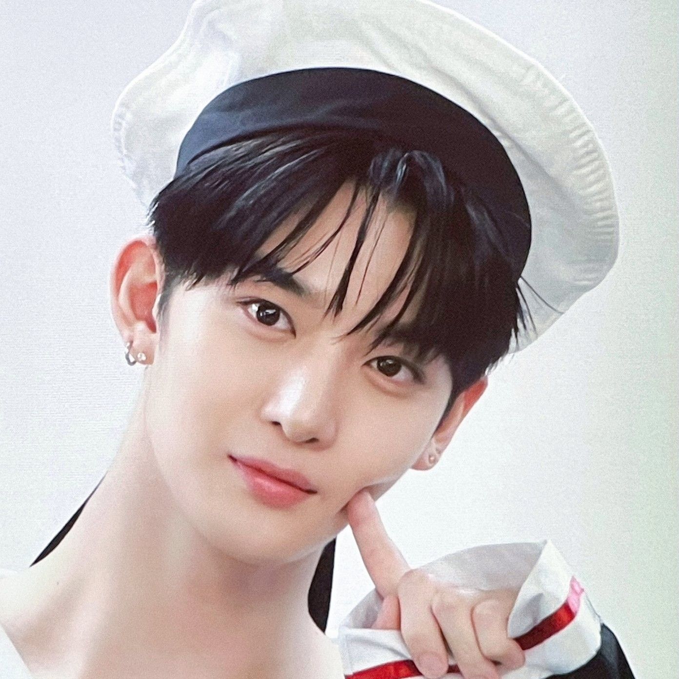 Foto aktivitas terbaru Bae Jinyoung