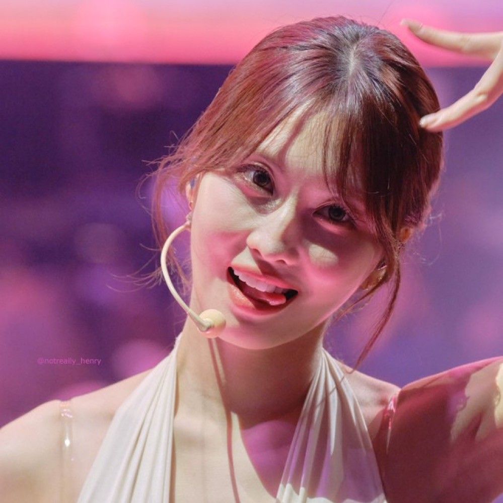 모모 (TWICE) 최근 활동샷