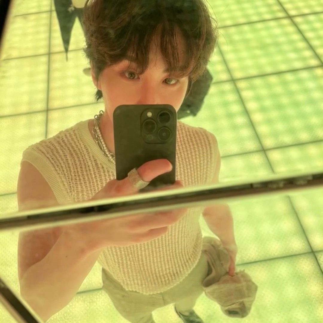 Behind-the-scenes cut of Shinwon (PENTAGON)