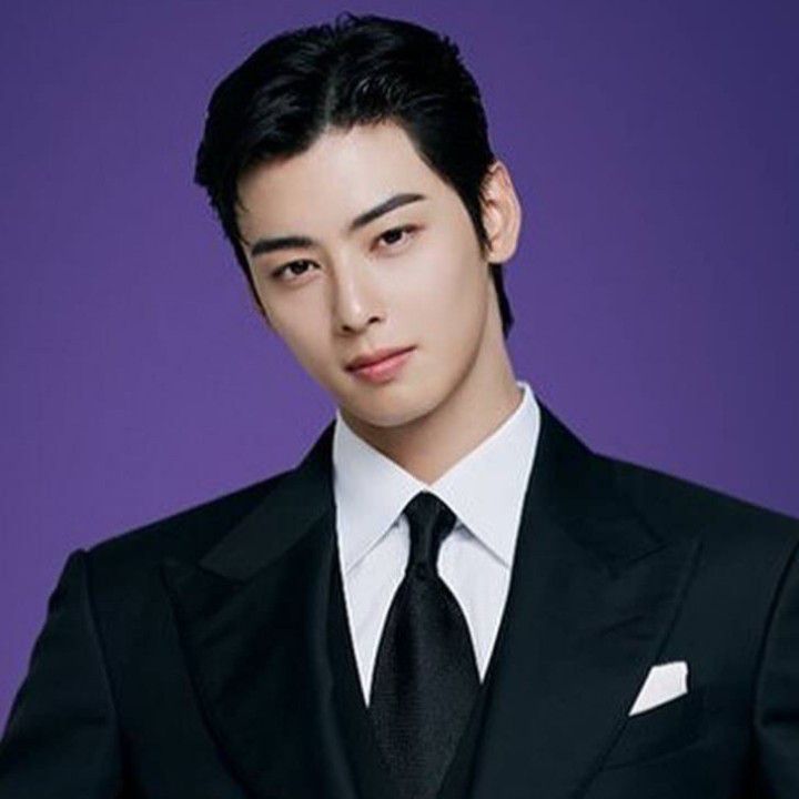 Foto terbaru Eunwoo (ASTRO)