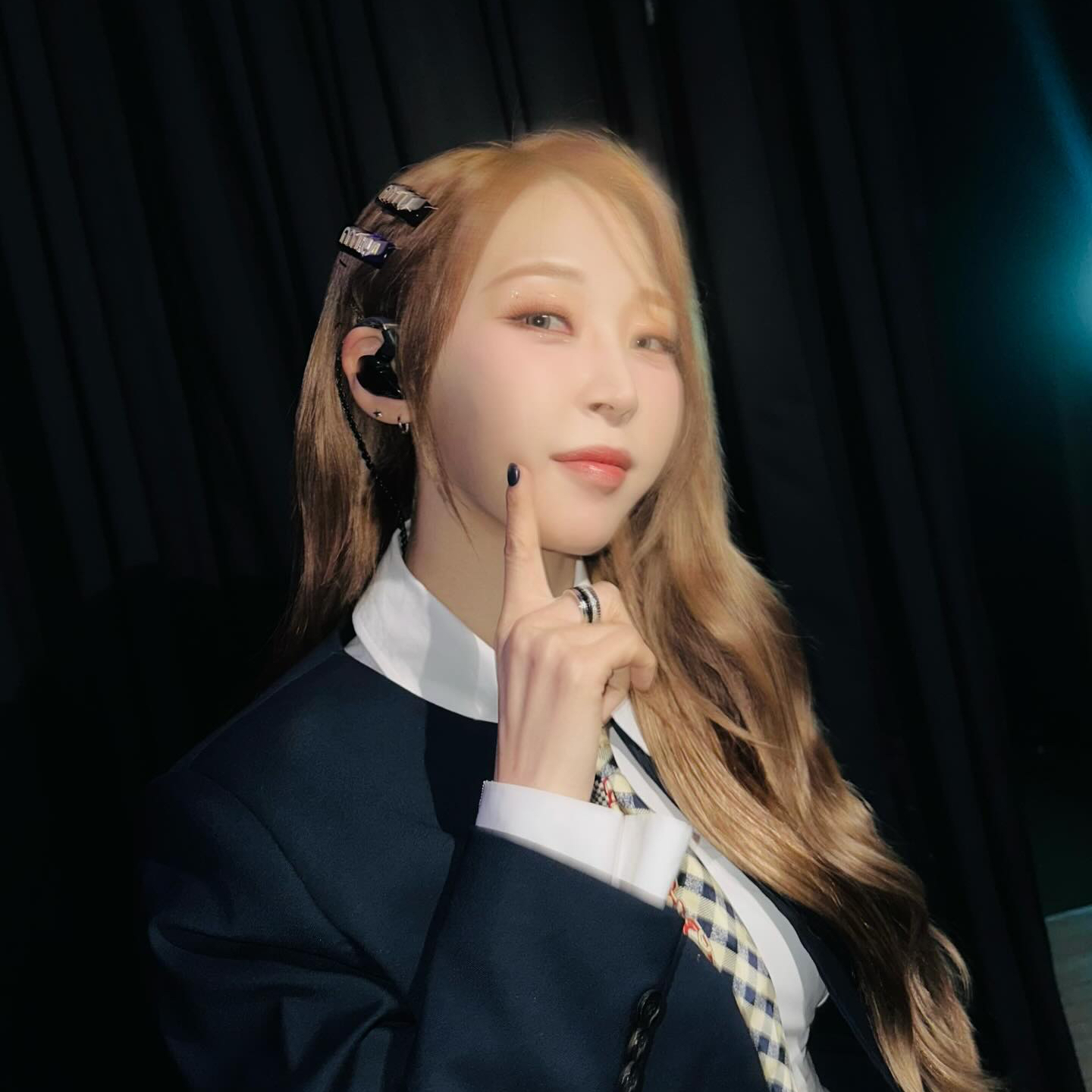 Behind-the-scenes cut of Moonbyul (MAMAMOO)