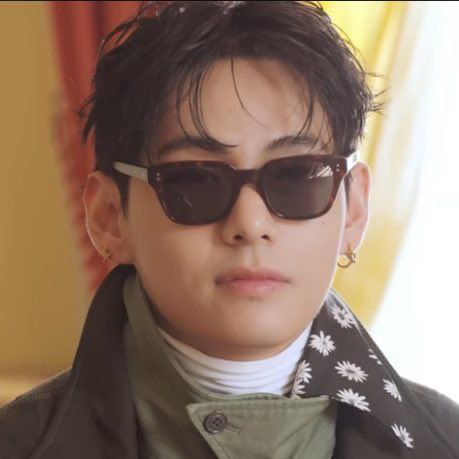 Latest photo of V (BTS)