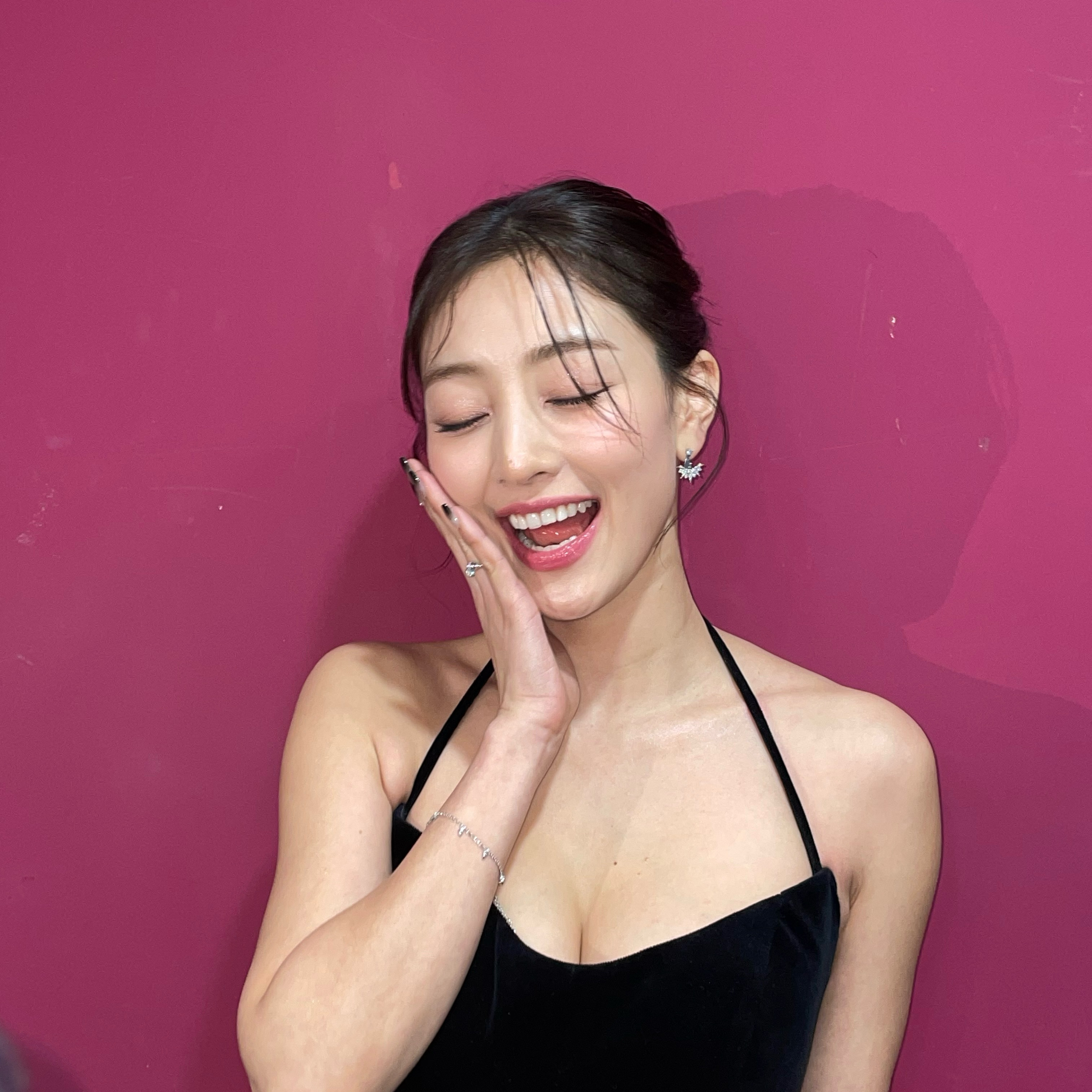 Latest photo of Jihyo (TWICE)
