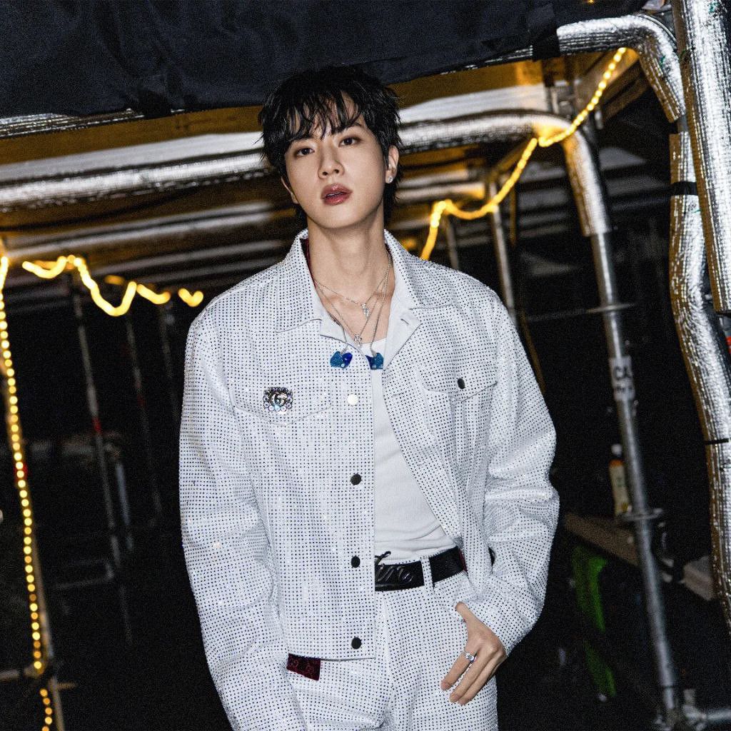 진 (방탄소년단)의 최신 사진