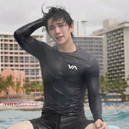 Latest photo of Joshua (SEVENTEEN)