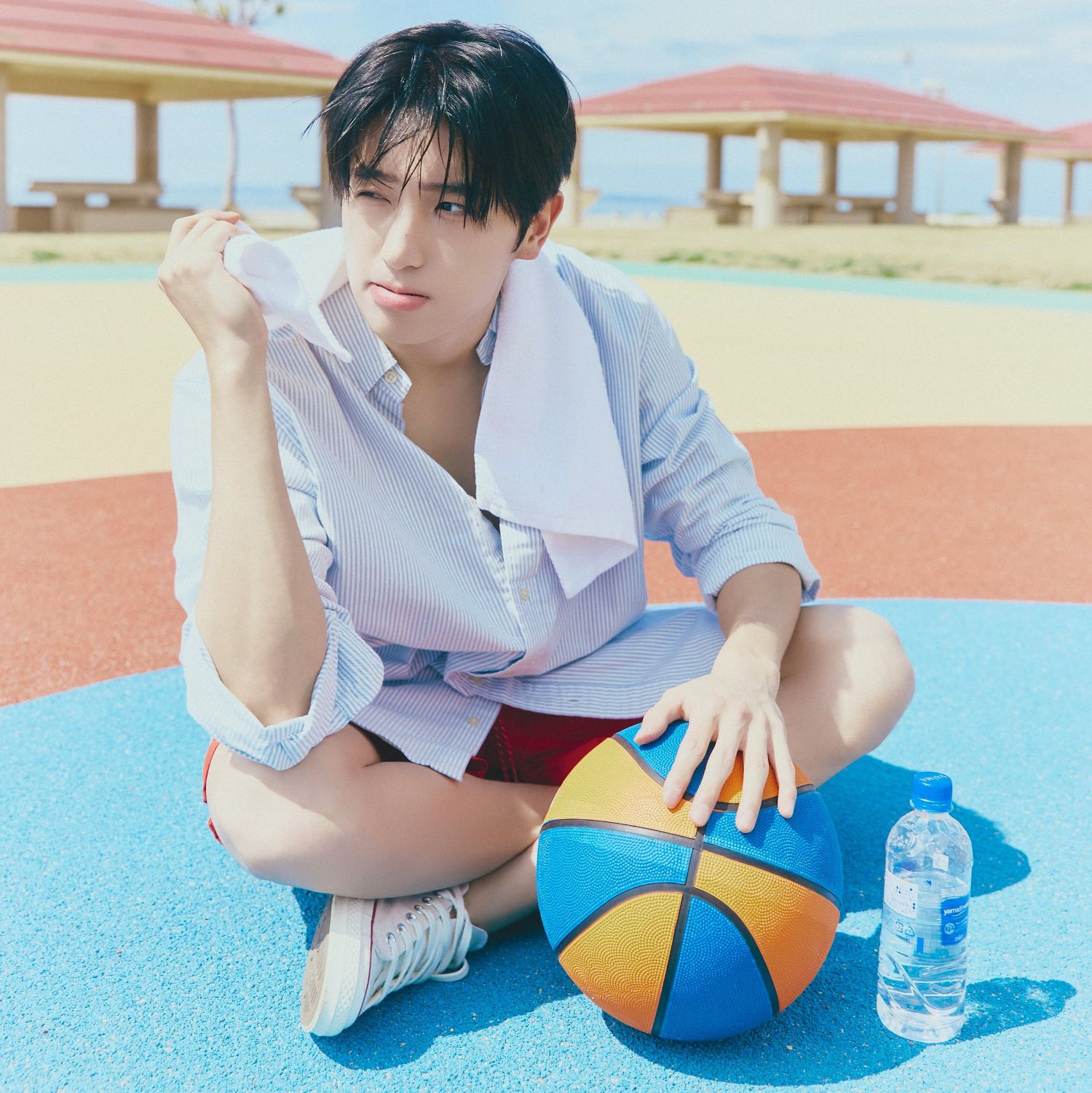 Latest photo of Hyunjae (THE BOYZ)