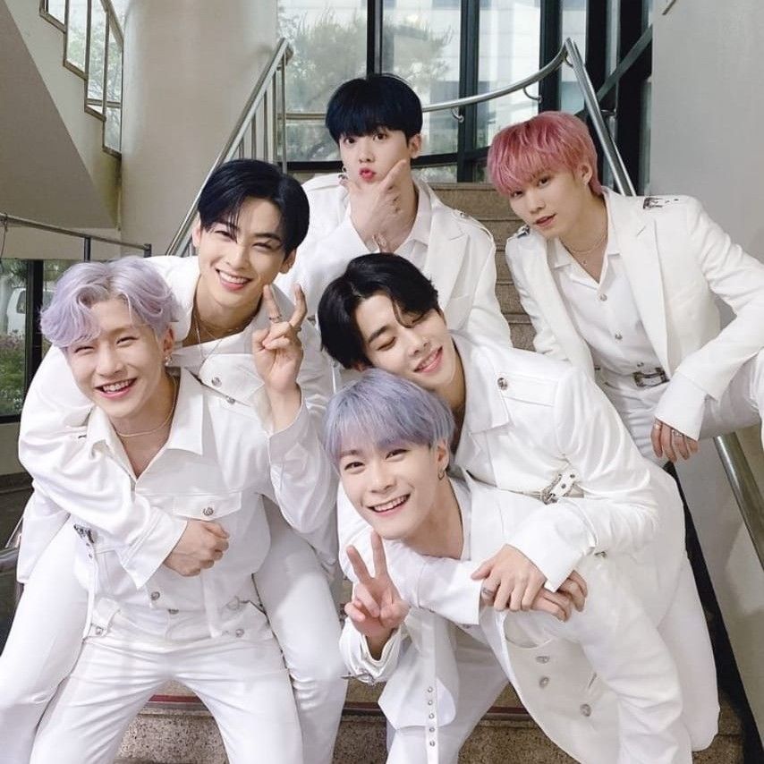 ASTROの舞台裏ショット