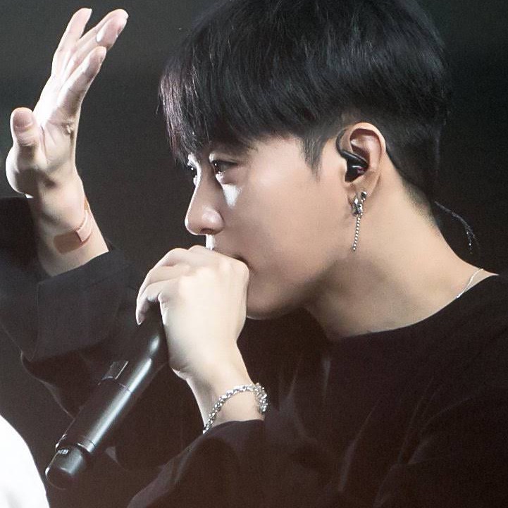 A moment captured by Eun Jiwon (SECHSKIES)'s fan