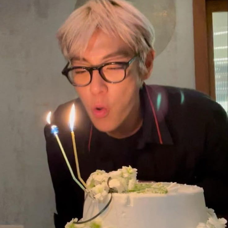 Behind-the-scenes cut of T.O.P