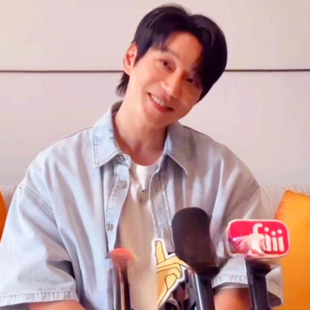 Recent activity shot of Hwang Chiyeol