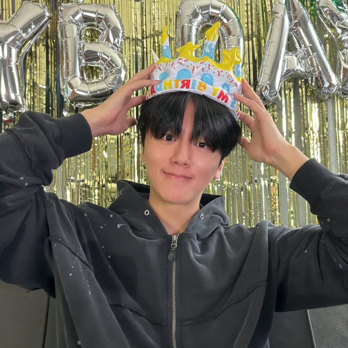 Latest photo of Youngbin (SF9)