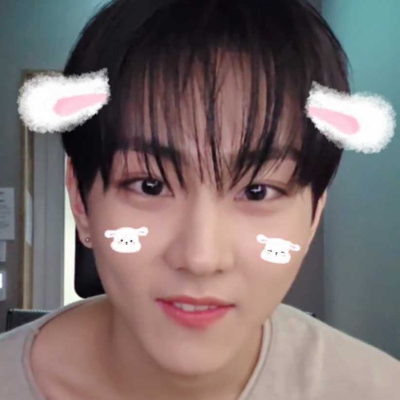 Latest photo of Jungwon (ENHYPEN)