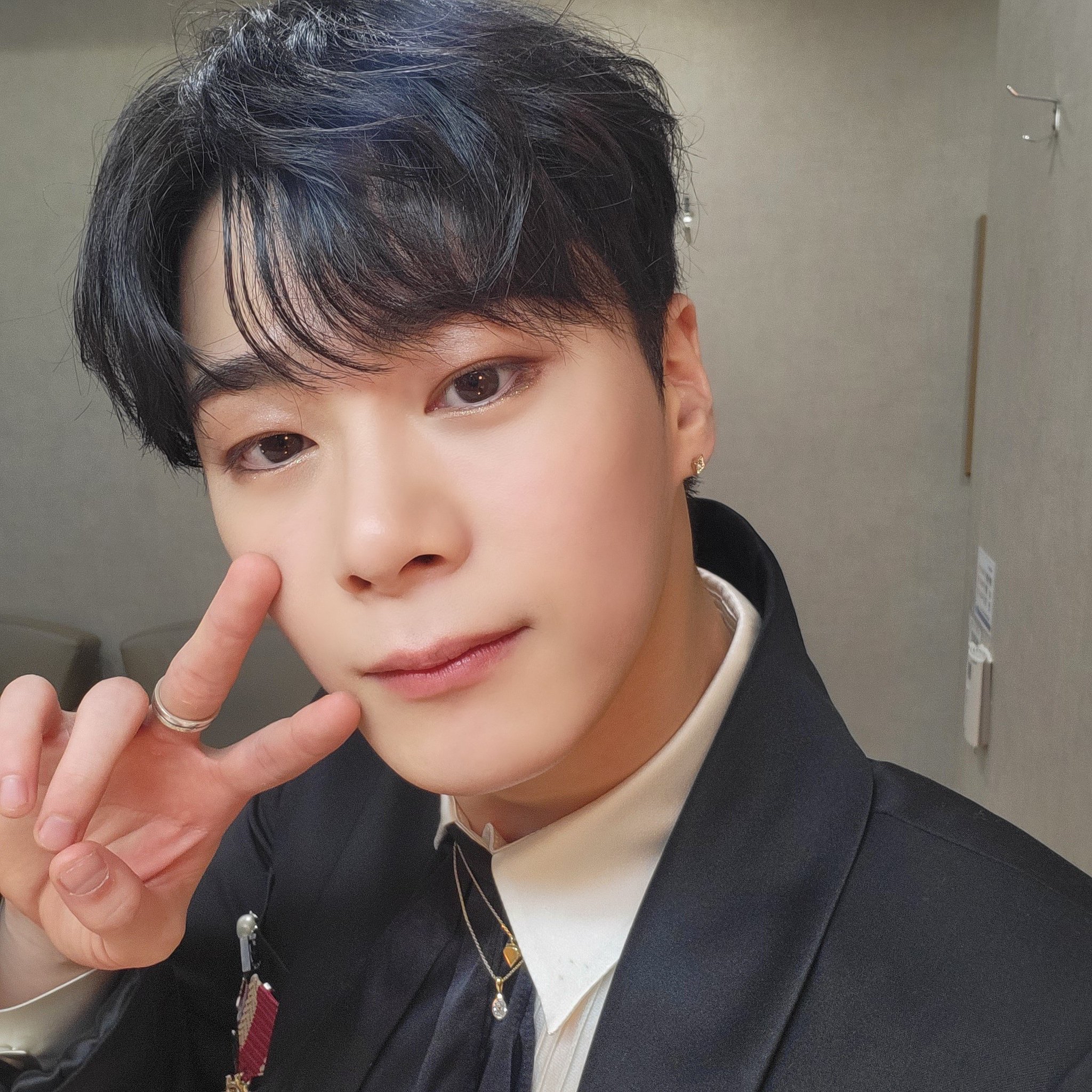A moment captured by Moonbin (ASTRO)'s fan