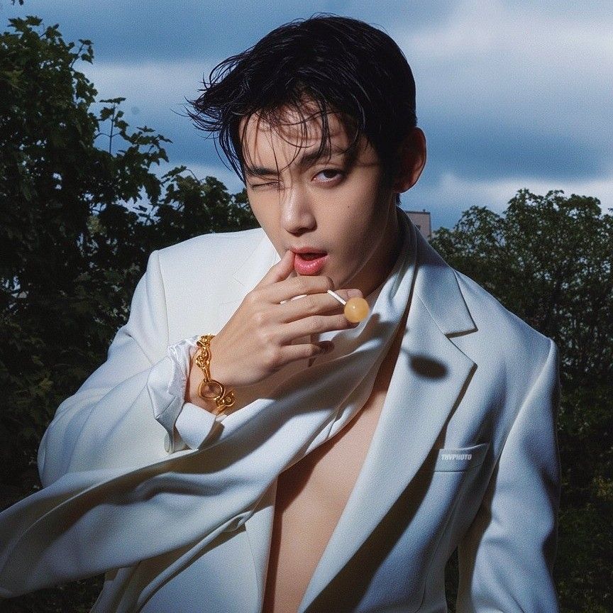 Recent activity shot of V (BTS)