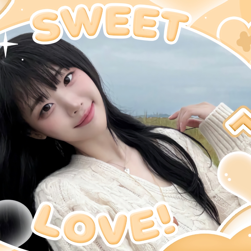 Recent activity shot of Hina (QWER)