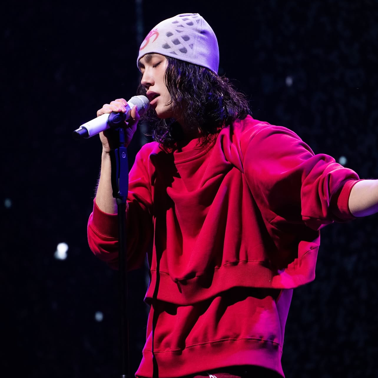 A moment captured by Jung Ilhoon's fan