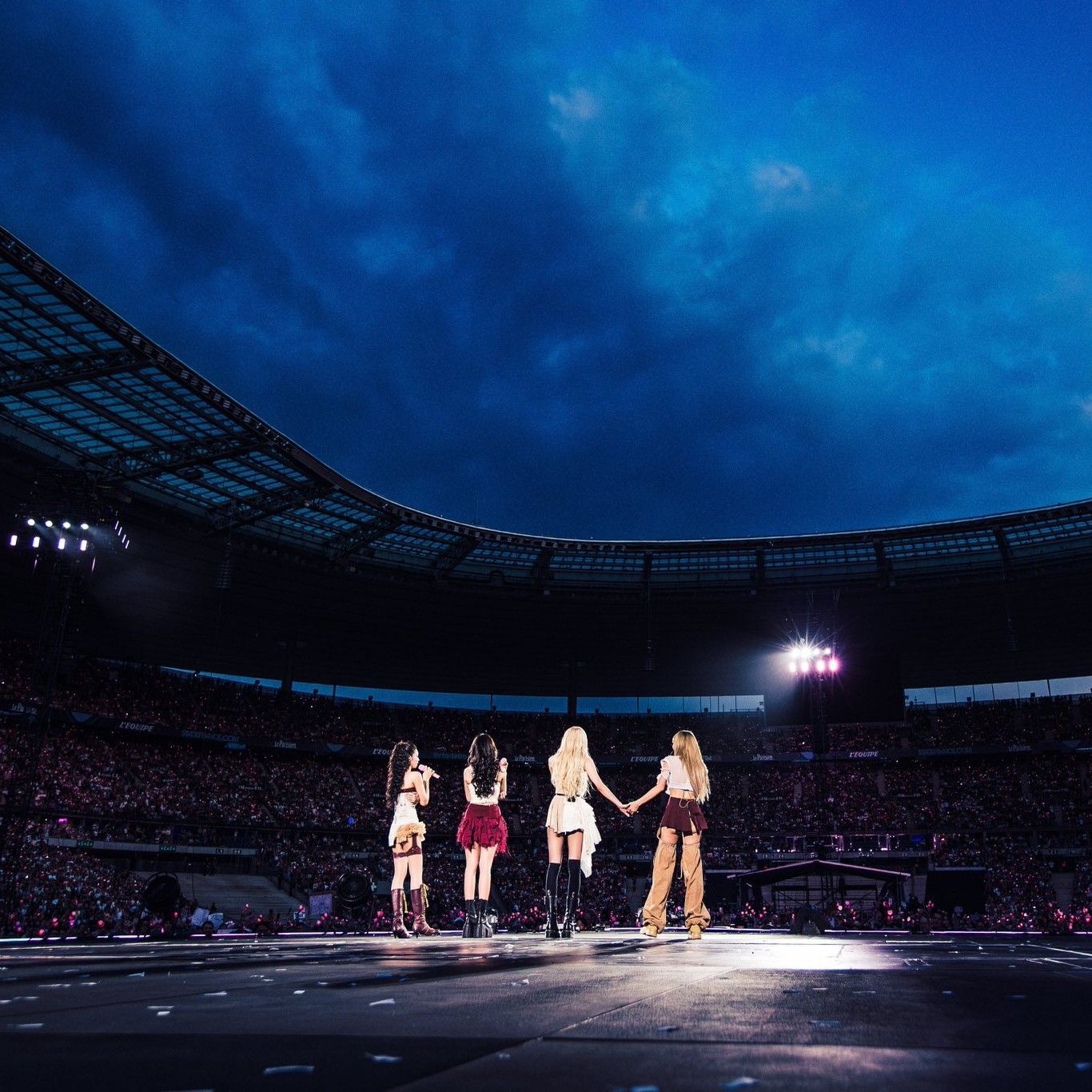 Behind-the-scenes cut of BLACKPINK