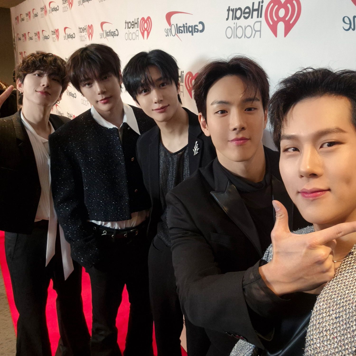 Behind-the-scenes cut of MONSTA X